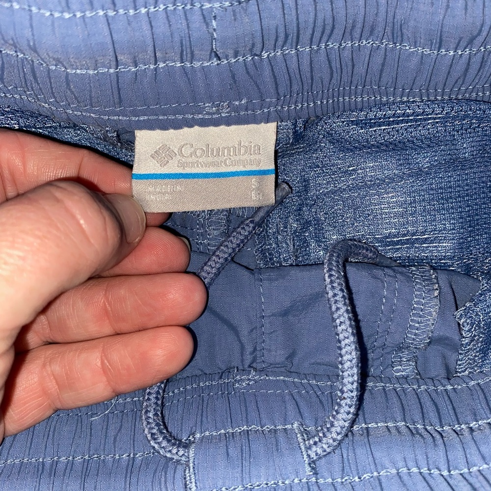 Columbia Blue Cargo Shorts with Elastic Waistband - Picture 2 of 3